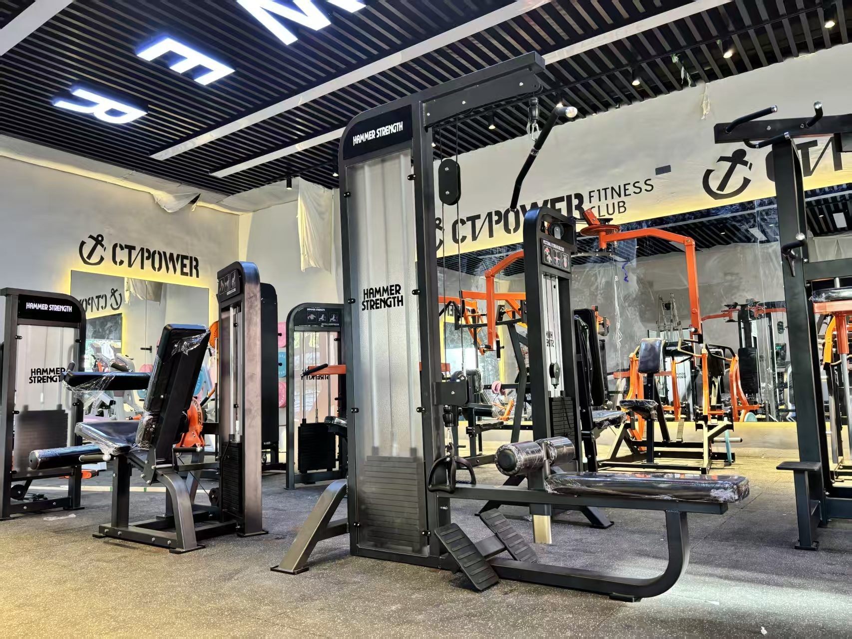 Commercial Gym Equipment: Optimizing Your Fitness Facility with Top-Quality Manufacturing Solutions